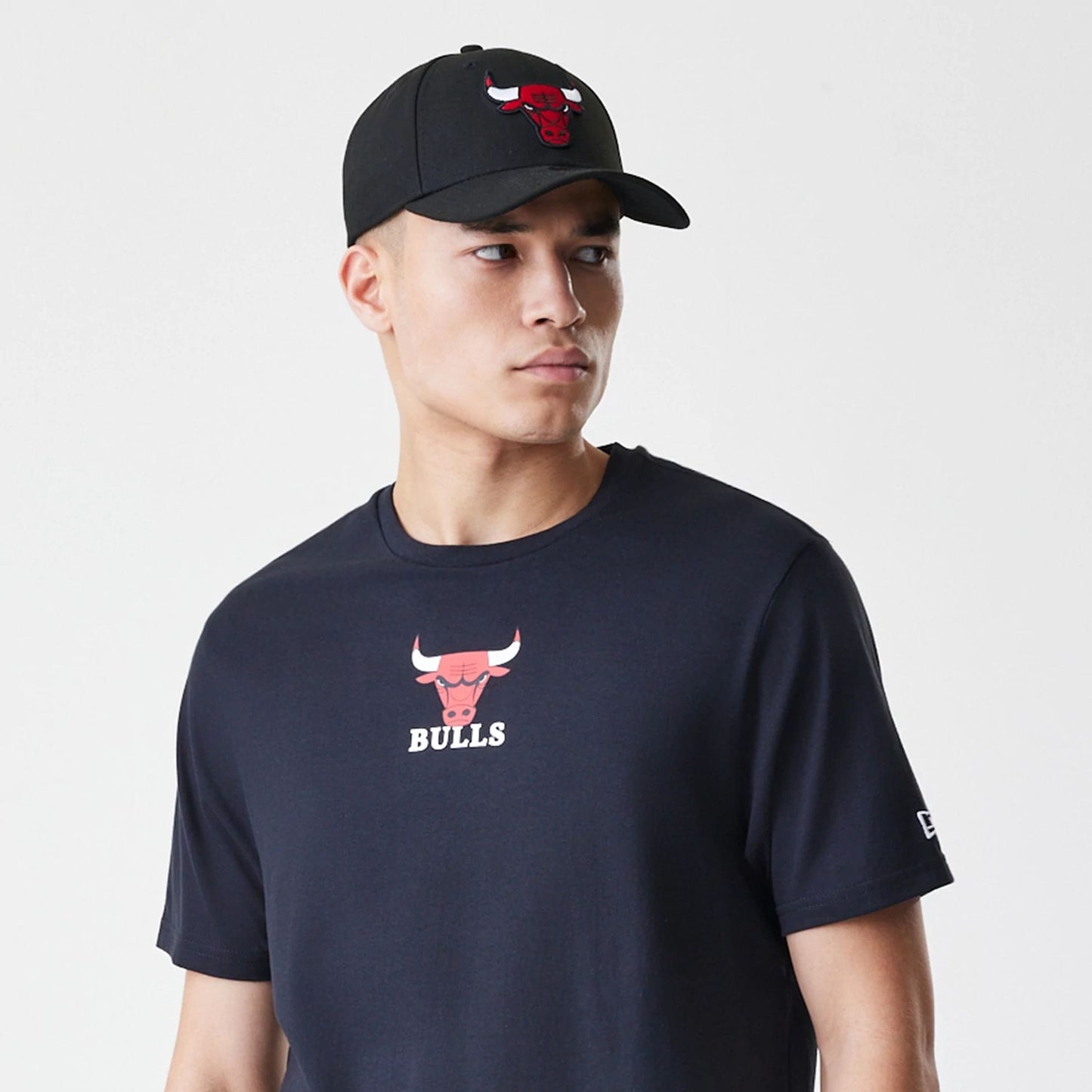 The Male model is wearing Chicago Bulls NBA Logo Black T-Shirt 6