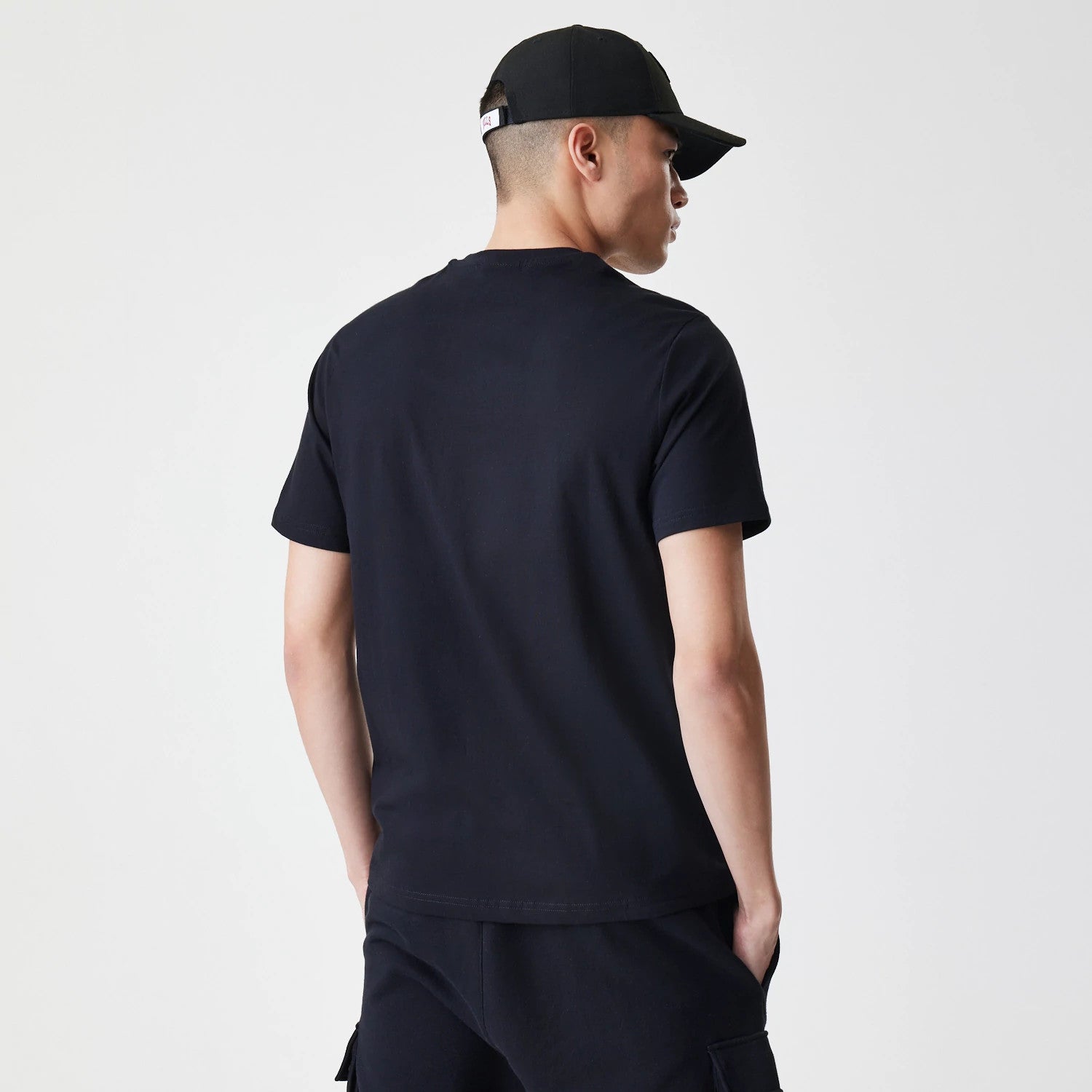 The Male model is wearing Chicago Bulls NBA Stack Wordmark Black T-Shirt 2