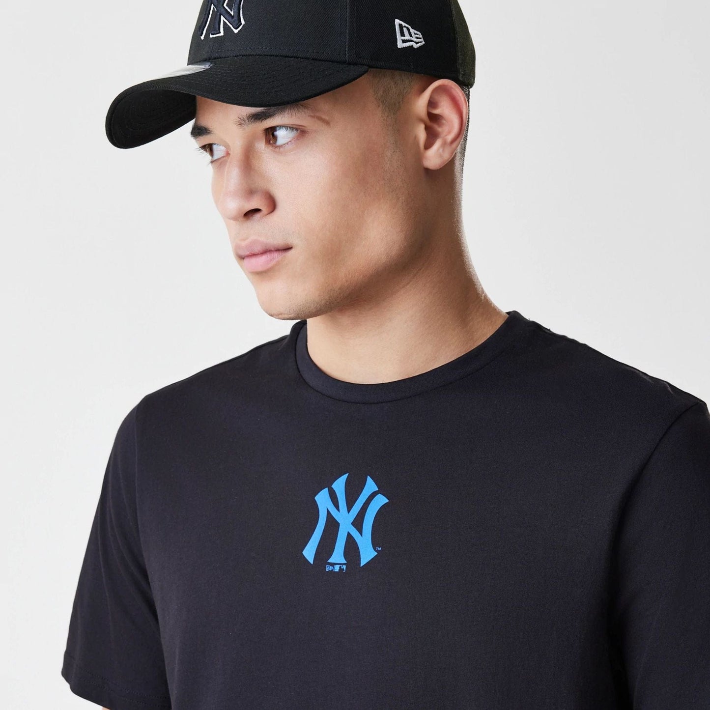 The Male model is wearing New York Yankees MLB Logo Black T-Shirt 4