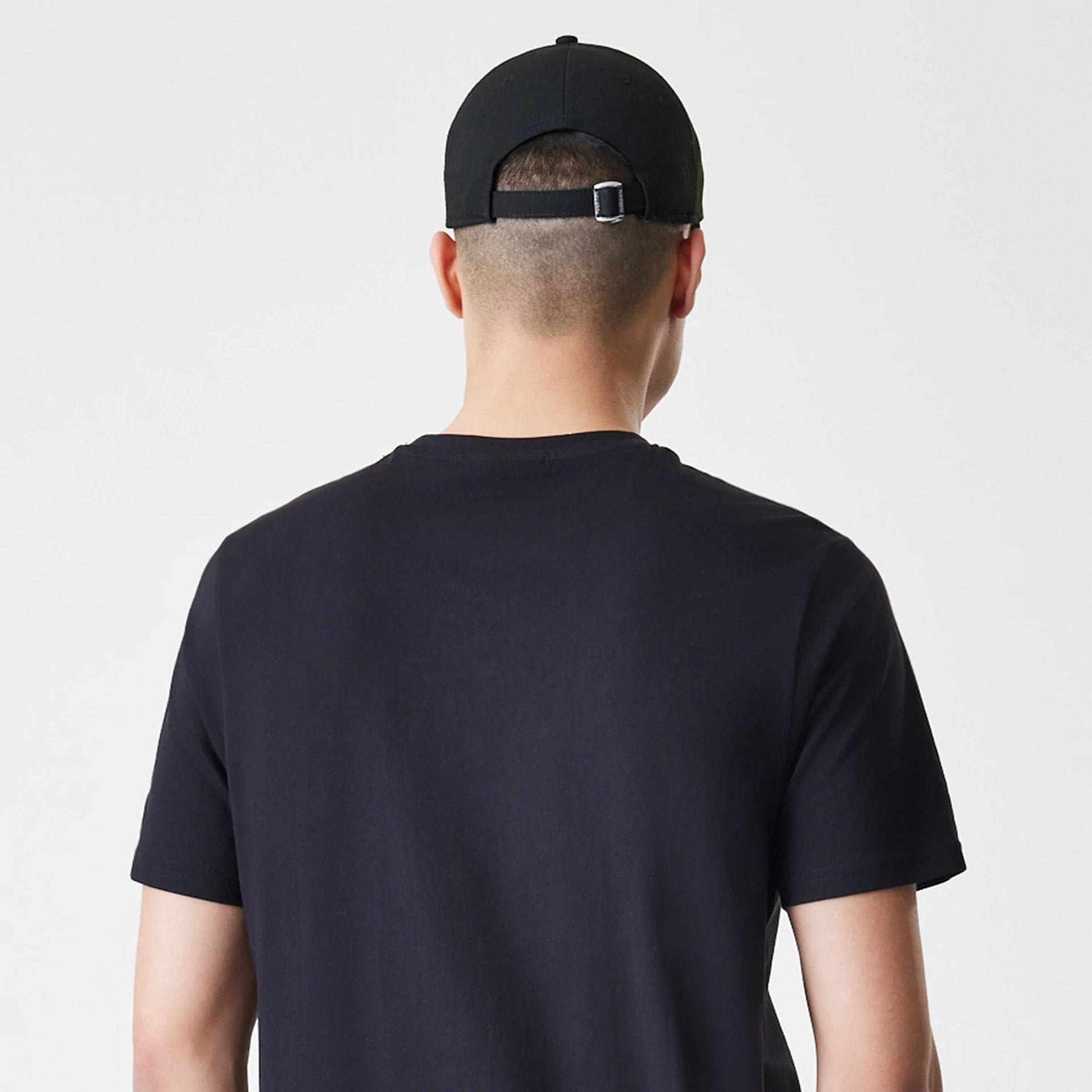 The Male model is wearing New York Yankees MLB Logo Black T-Shirt 7