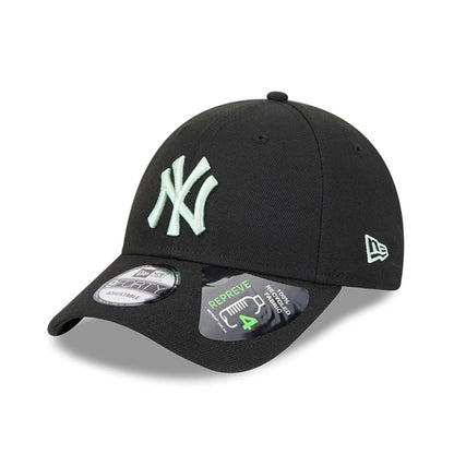 This is a New York Yankees Repreve® MLB Peppermint Black 9FORTY Adjustable Cap 1
