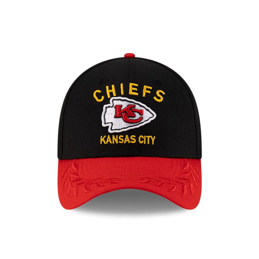 This is a Kansas City Chiefs NFL Draft 2025 Black 39THIRTY Stretch Fit Cap 3