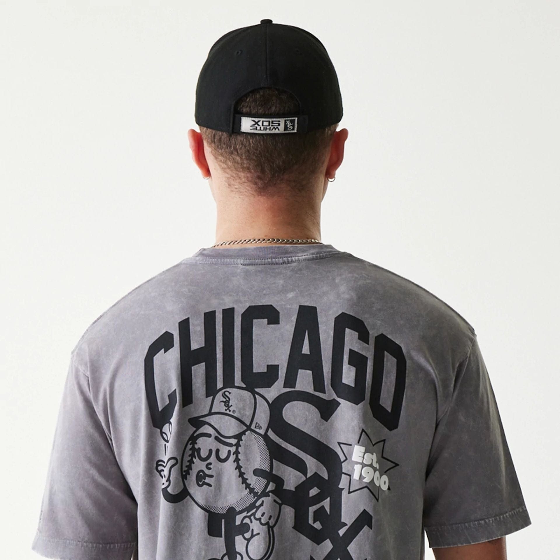 The Male model is wearing Chicago White Sox MLB Sport Classic Grey T-Shirt 7
