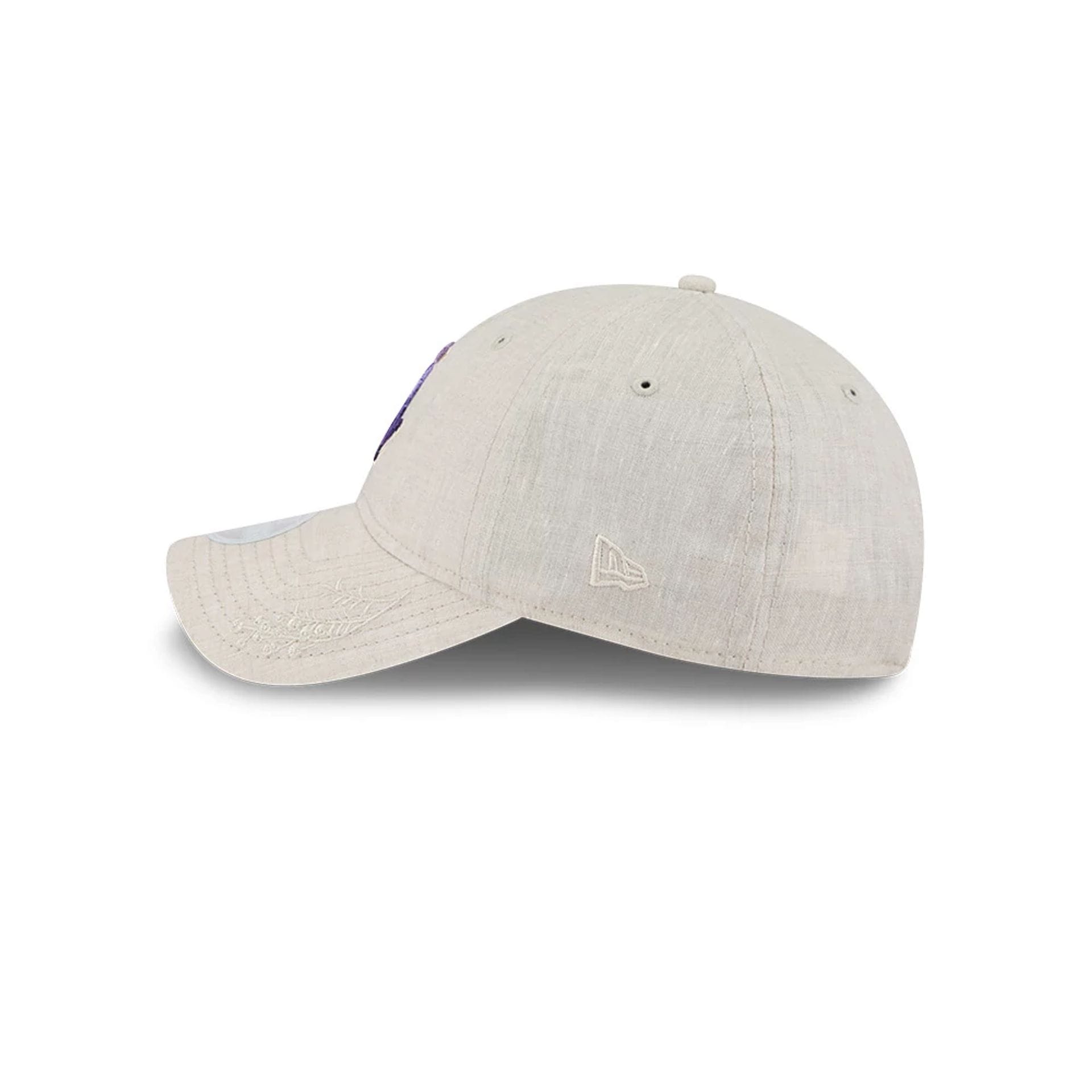 This is a Chicago White Sox Floral Visor Open Beige 9TWENTY Adjustable Cap 4