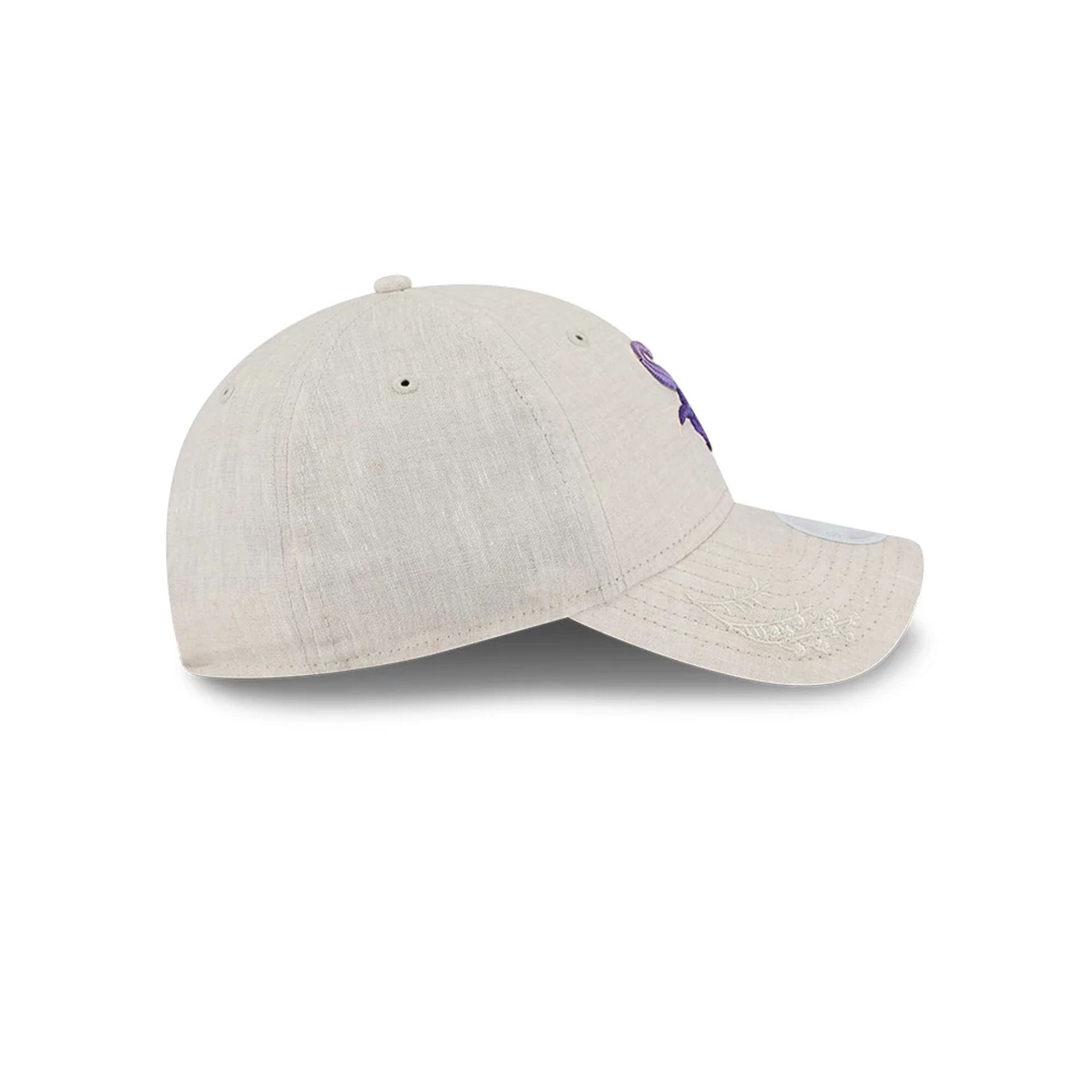 This is a Chicago White Sox Floral Visor Open Beige 9TWENTY Adjustable Cap 5