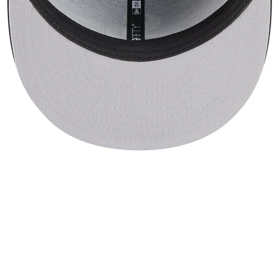 This is a Chicago White Sox Team Linen Black 59FIFTY Fitted Cap 2