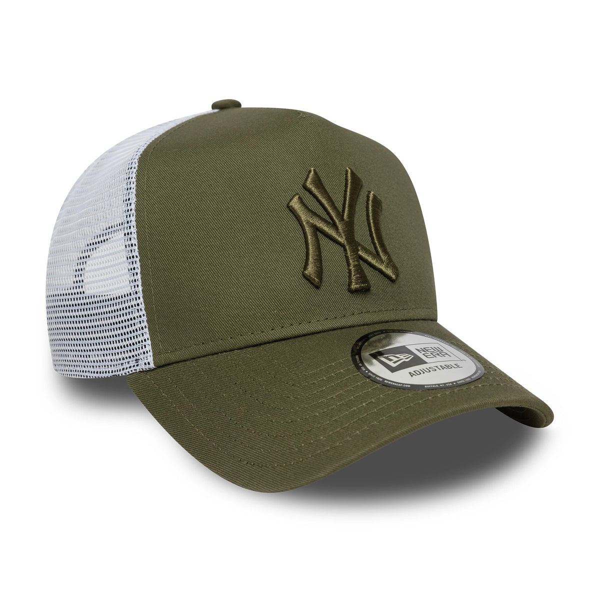 New York Yankees MLB League Essential Dark Green New Era 9FORTY E-Frame Trucker Adjustable Cap, three-quarter view showing the raised New York Yankees logo embroidered on the front panel, dark green curved visor and 9FORTY size sticker.