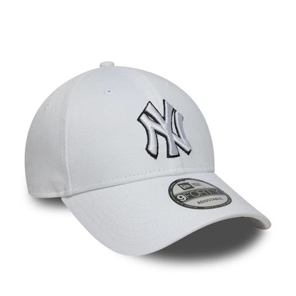 This is a New York Yankees MLB Outline White 9FORTY Adjustable Cap 3