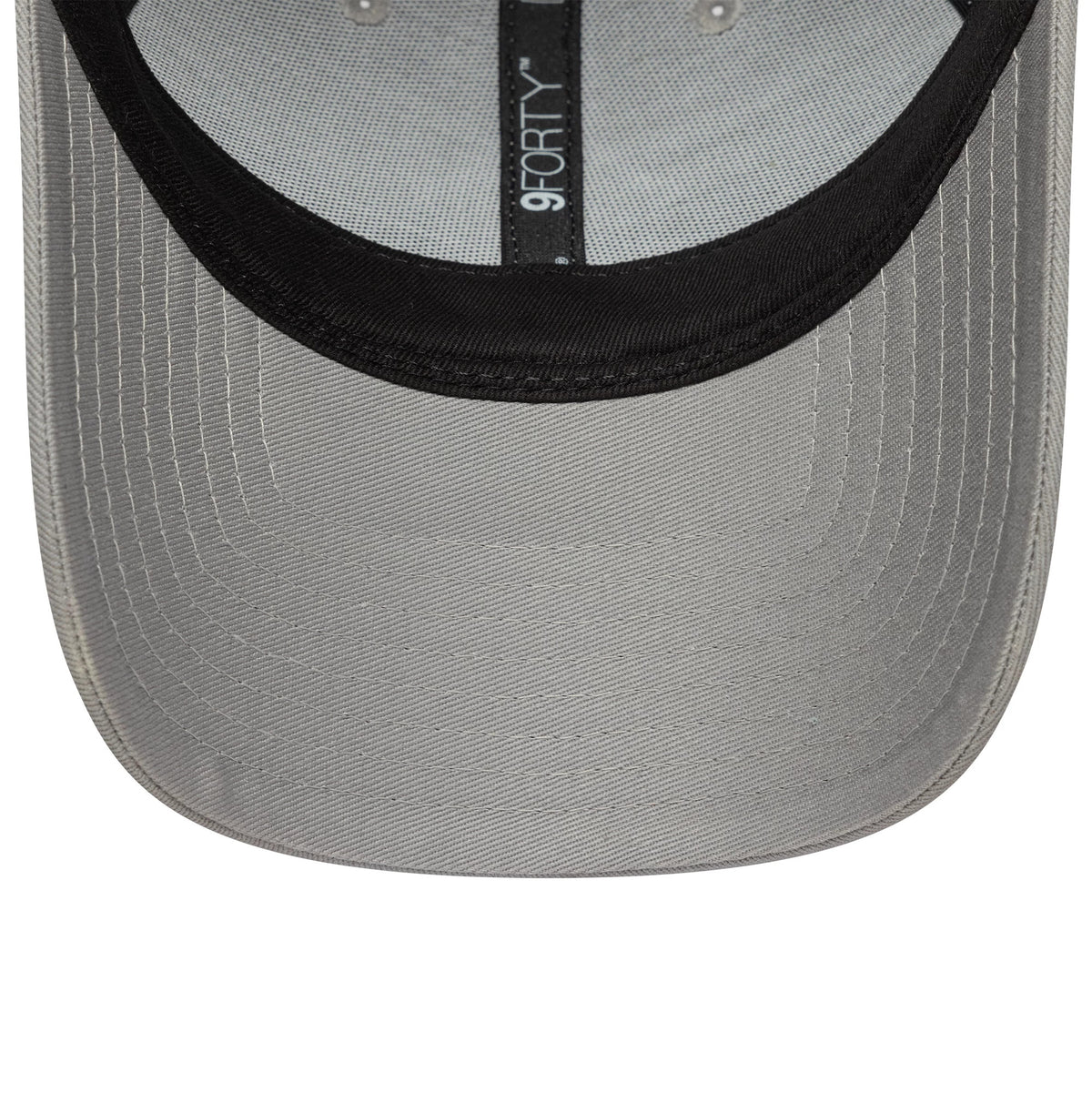 This is a New York Yankees MLB Outline Grey 9FORTY Adjustable Cap 5