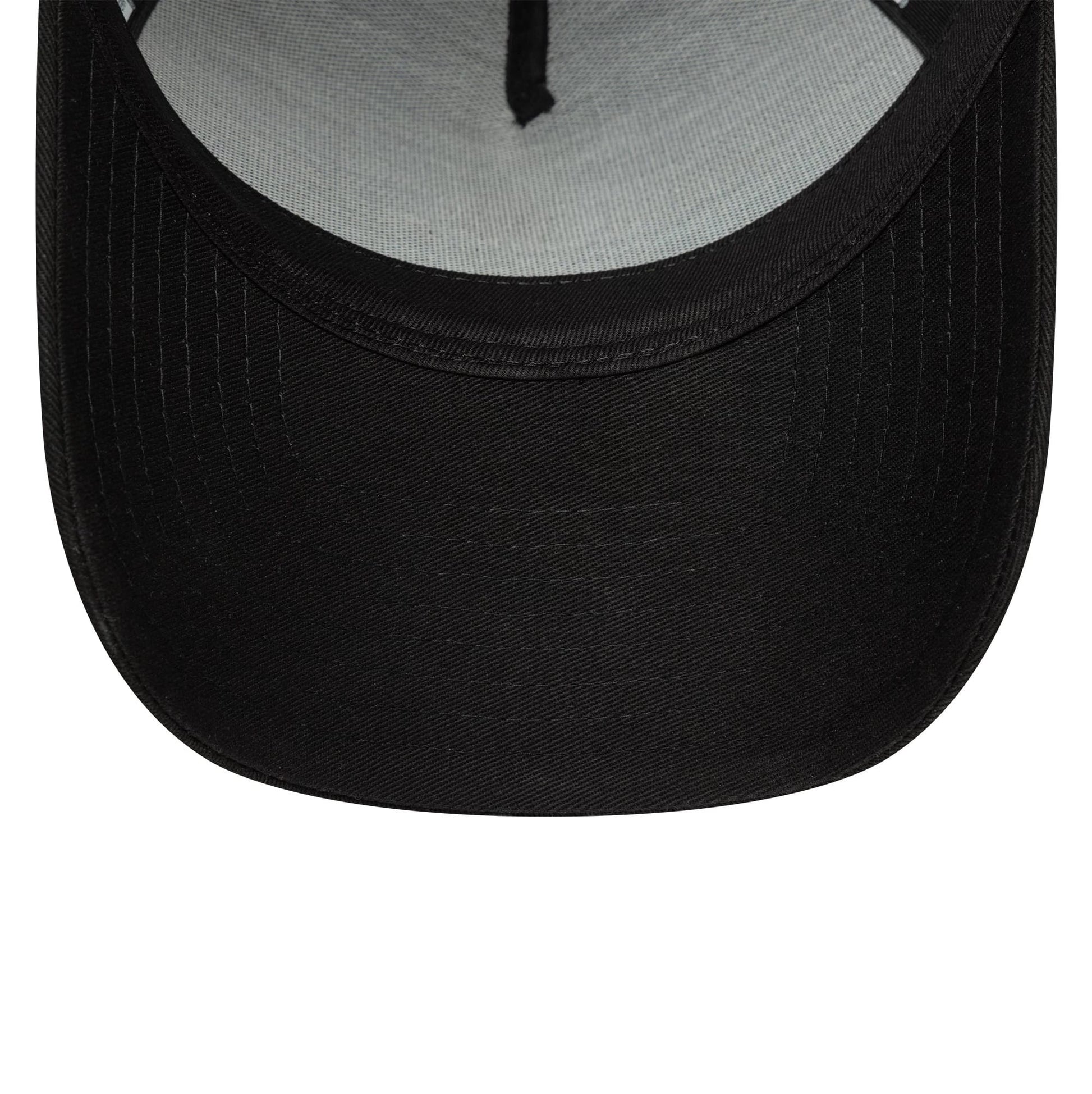 This is a New York Yankees MLB League Essential Black 9FORTY E-Frame Adjustable Cap 5