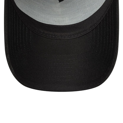 This is a Chicago Bulls NBA Essential Black 9FORTY E-Frame Adjustable Cap 5