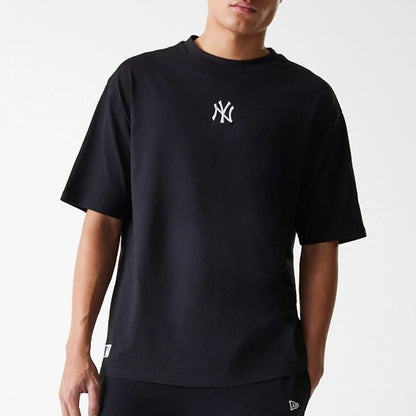 The Male model is wearing New York Yankees MLB League Essential Black Oversized T-Shirt 3