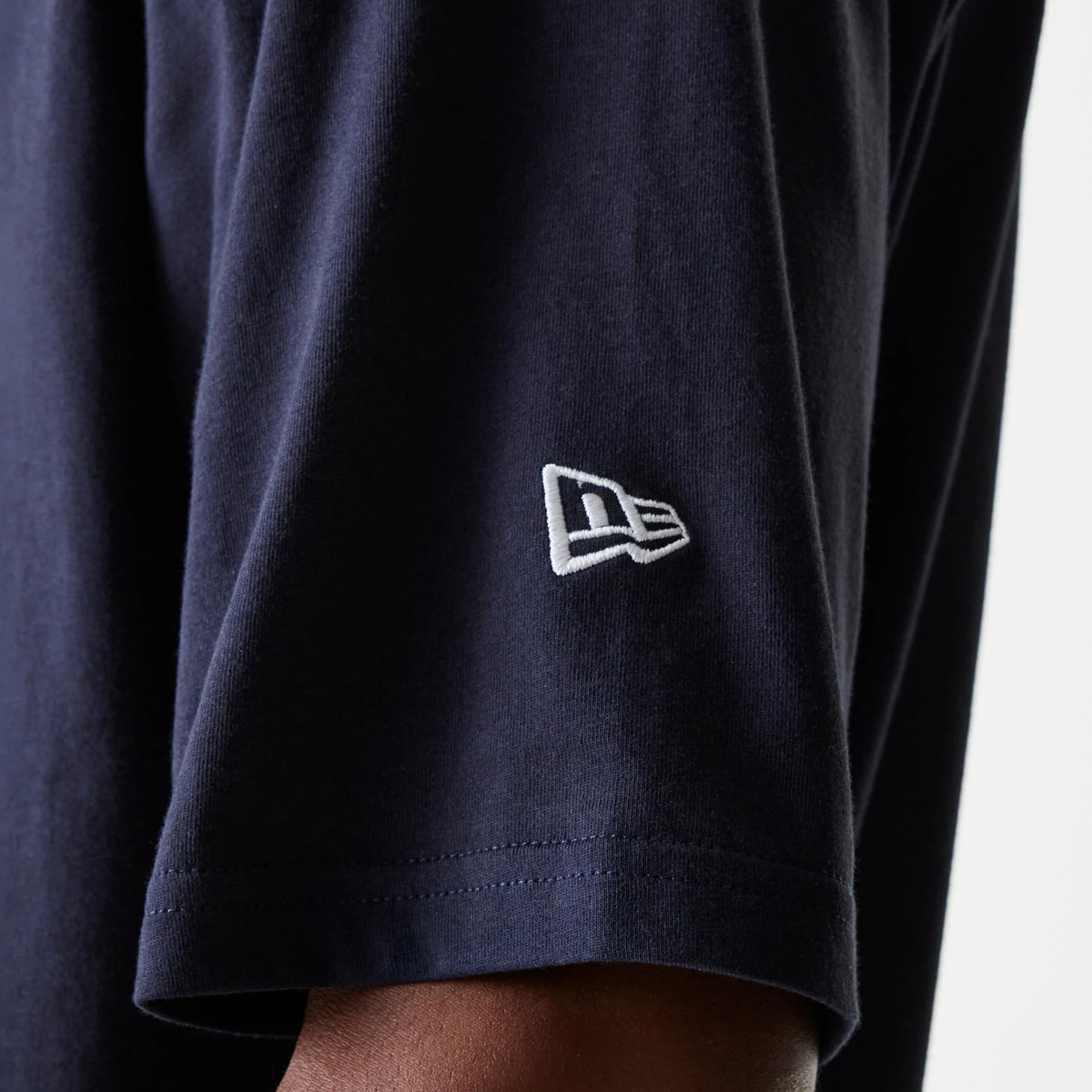 The Male model is wearing New York Yankees MLB League Essential Navy Oversized T-Shirt 8