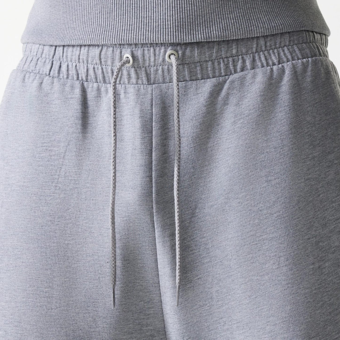 The Male model is wearing New York Yankees MLB League Essential Midi Grey Joggers 6