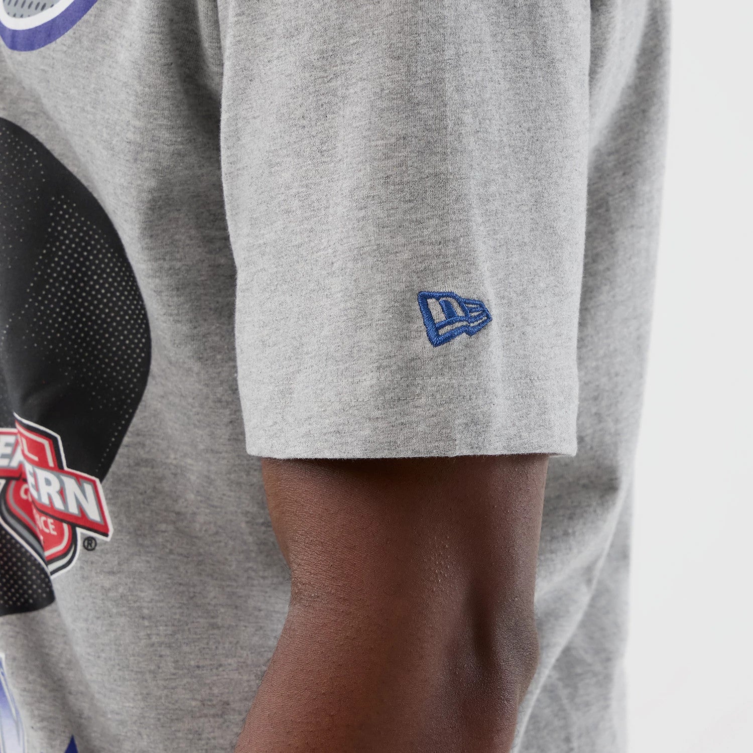 The Male model is wearing Toronto Maple Leafs NHL Sport Classic Grey T-Shirt 3
