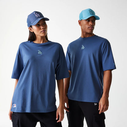 The Male model is wearing LA Dodgers MLB Midi League Essential Dark Blue Oversized T-Shirt 1