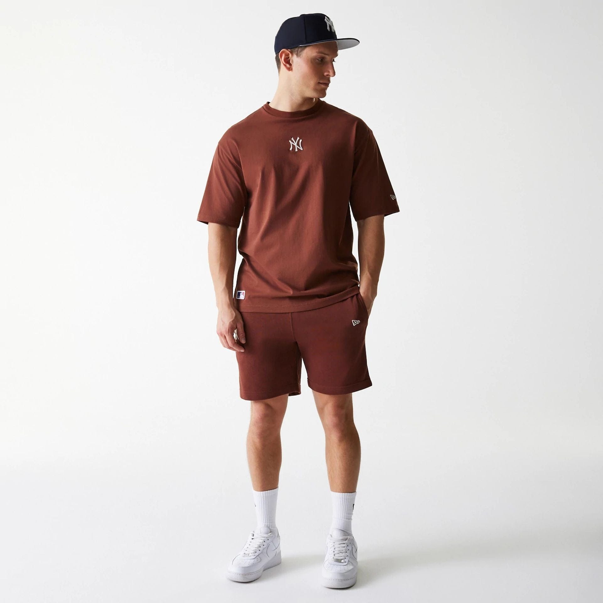 The Male model is wearing New York Yankees MLB Midi League Essential Brown Oversized T-Shirt 8