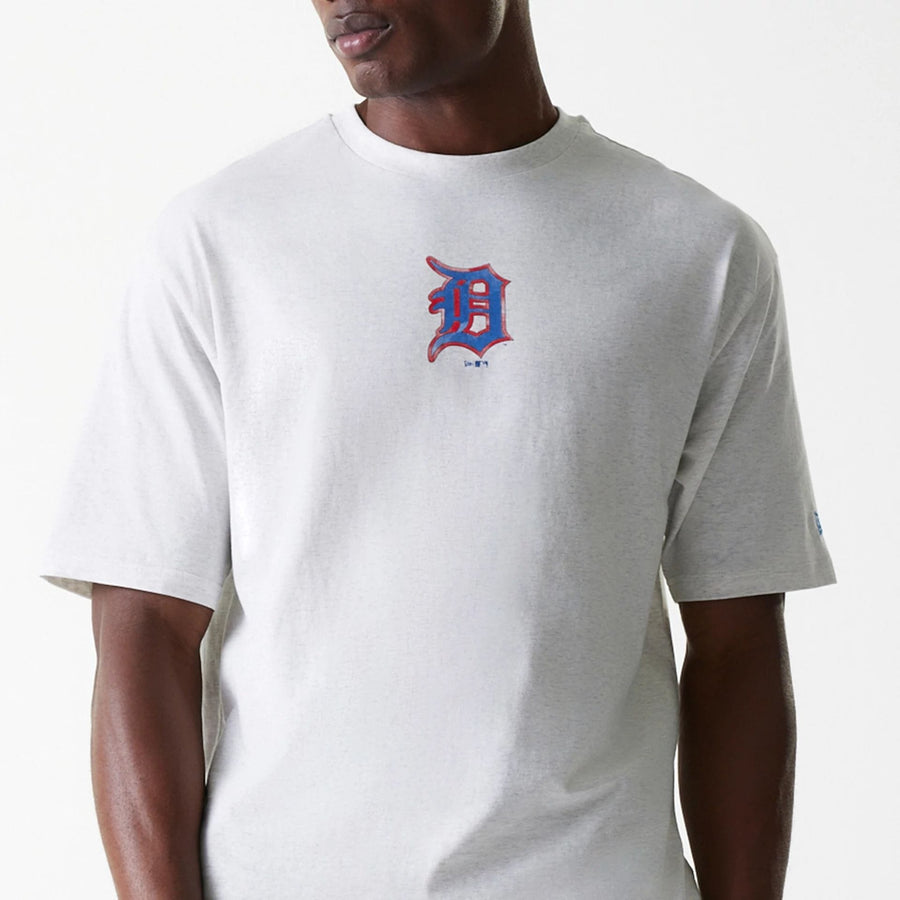 The Male model is wearing Detroit Tigers MLB World Series Pastel Grey Oversized T-Shirt 3