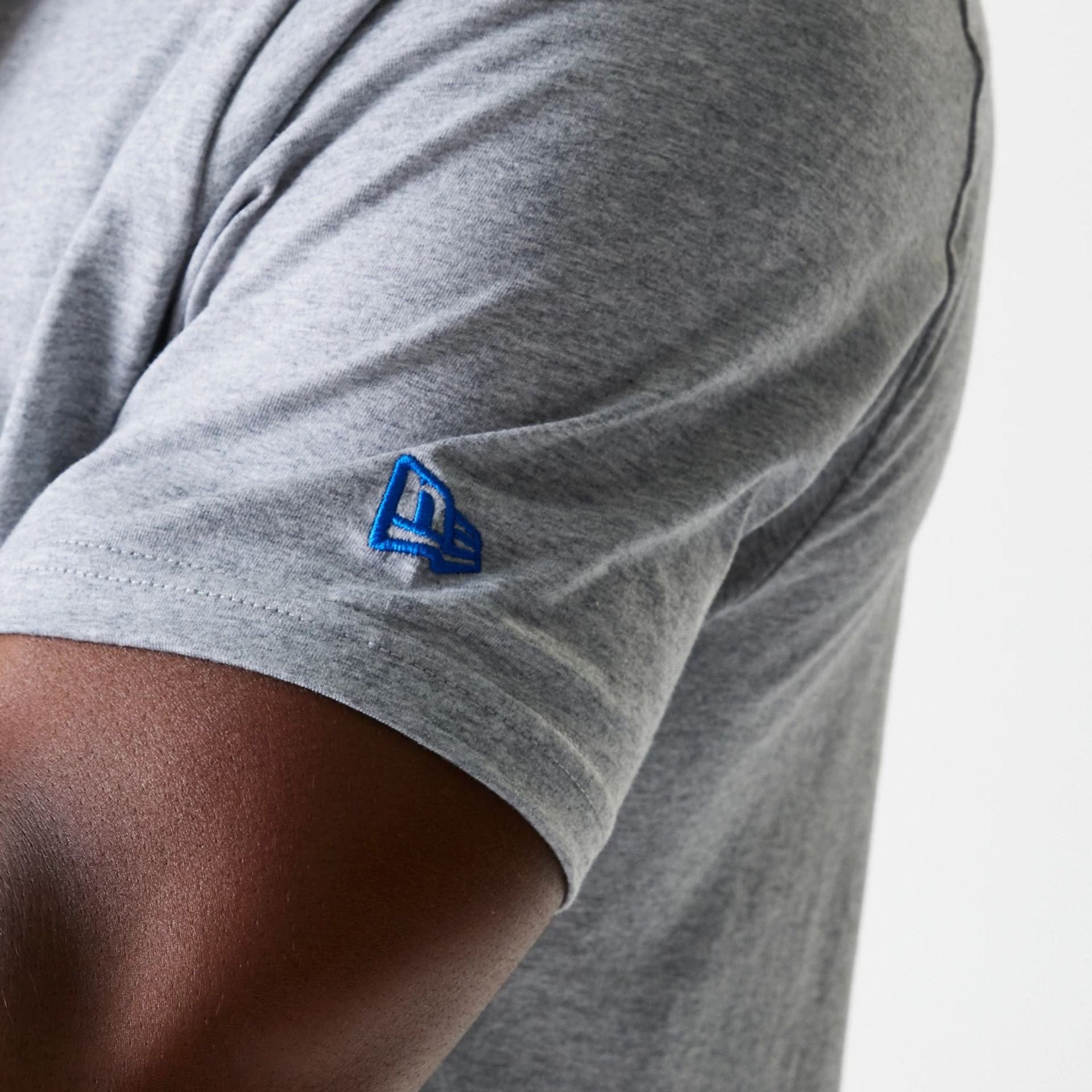 The Male model is wearing LA Dodgers MLB Wordmark Grey T-Shirt 6