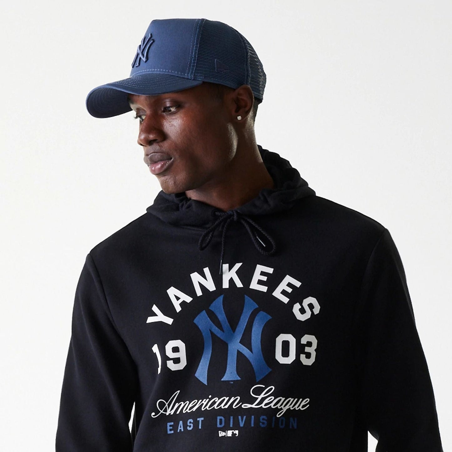 The Male model is wearing New York Yankees MLB Wordmark Black Pullover Hoodie 7