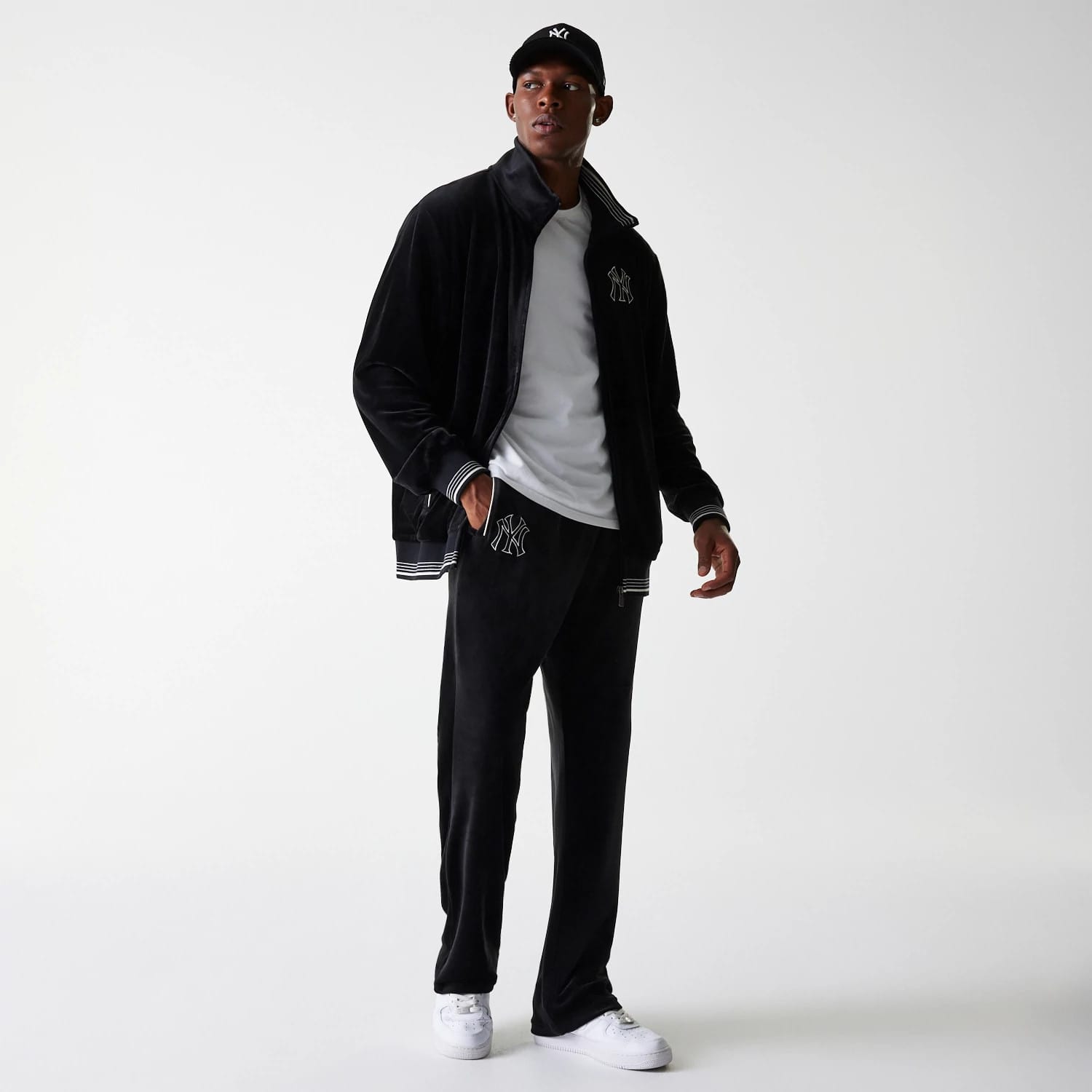 MLB Velour New York Yankees Black Track Pants | NEC UK