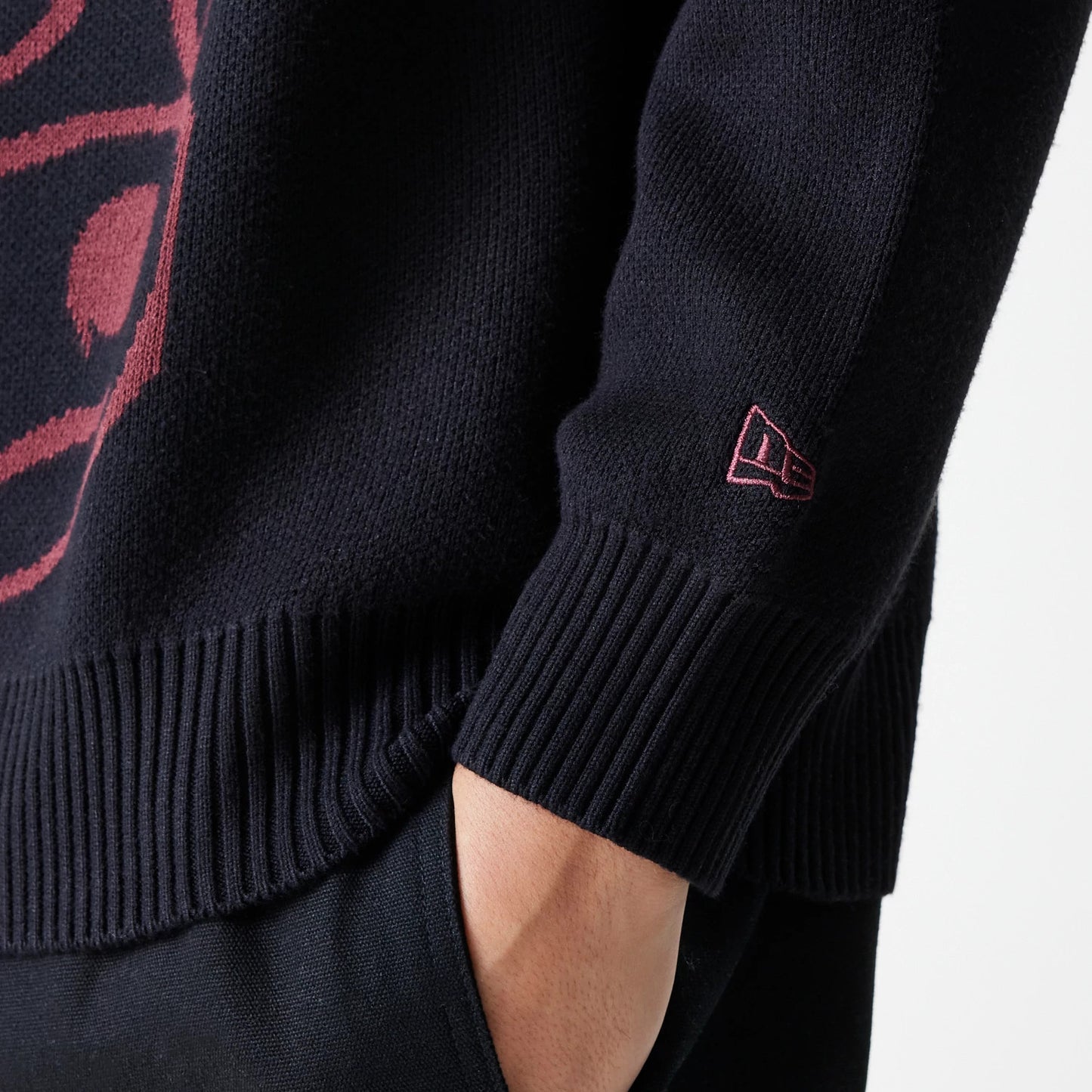 The Male model is wearing Chicago Bulls NBA Knit Black Oversized Knit Sweater 7
