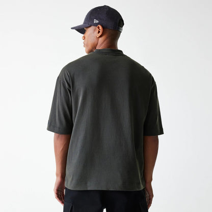 The Male model is wearing LA Lakers NBA Washed Graphic Grey T-Shirt 2