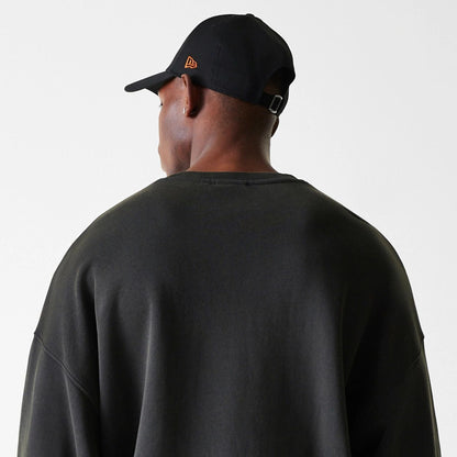 The Male model is wearing Chicago Bulls NBA Washed Graphic Grey Oversized Crew Neck Sweater 8