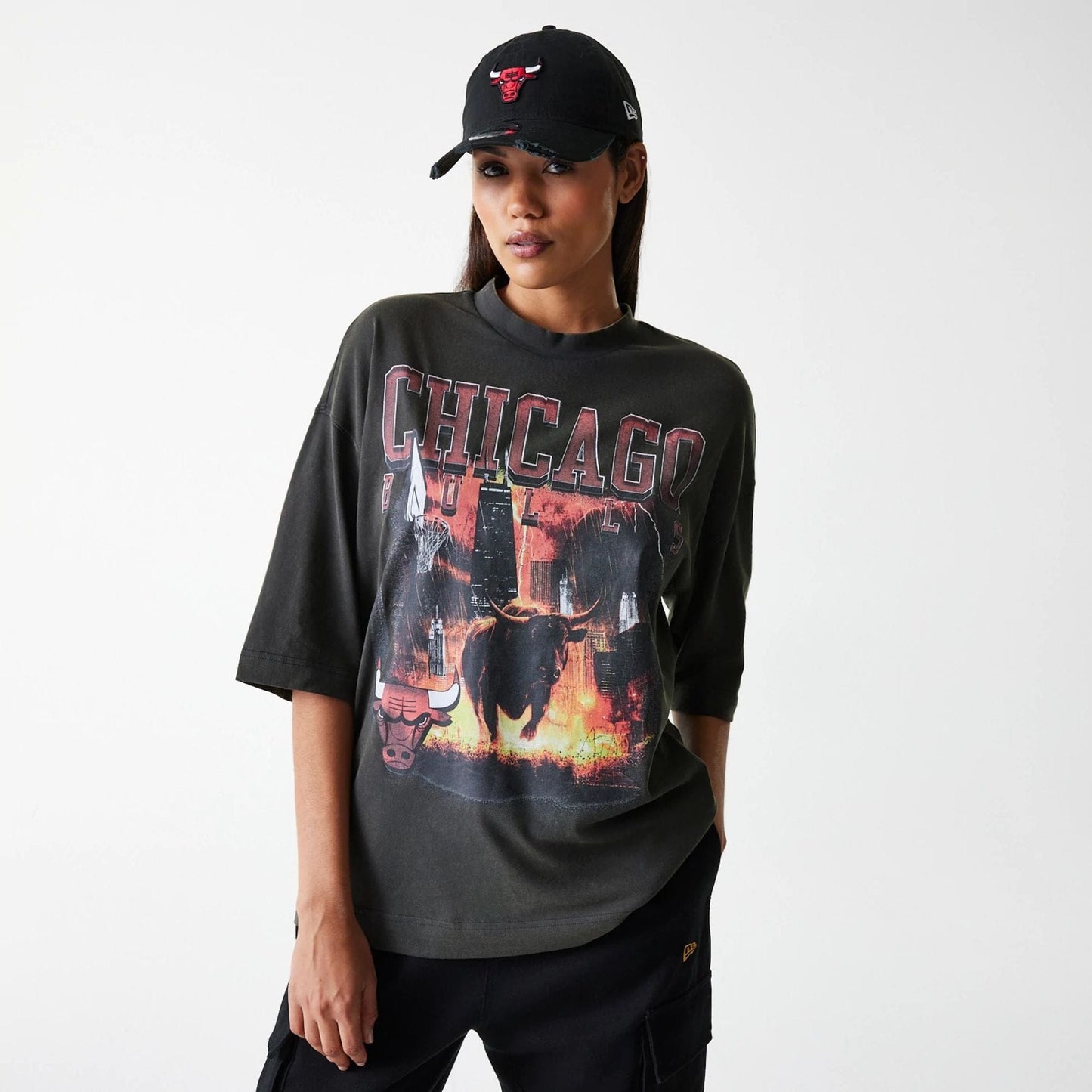 The Male model is wearing Chicago Bulls NBA Washed Graphic Grey T-Shirt 4