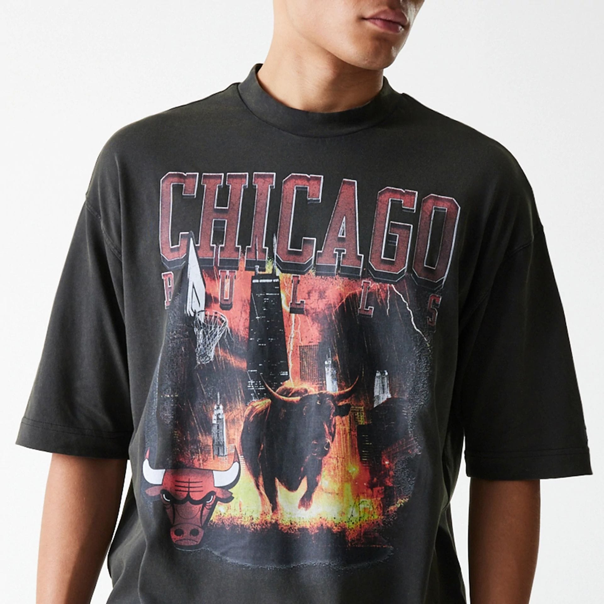 The Male model is wearing Chicago Bulls NBA Washed Graphic Grey T-Shirt 5