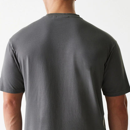 The Male model is wearing San Francisco 49ers NFL Washed Super Bowl Grey Oversized T-Shirt 7