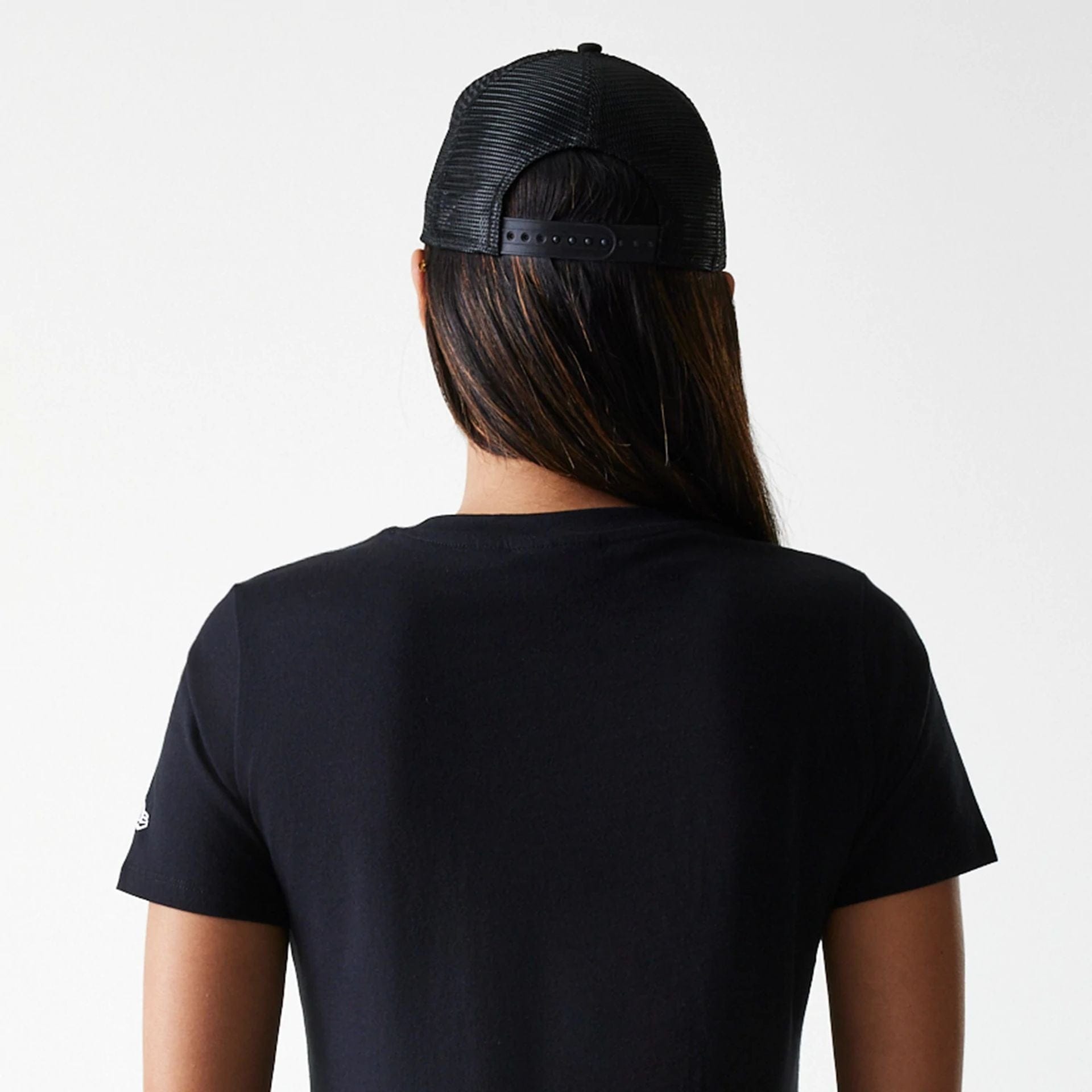 The Female model is wearing New York Yankees Womens MLB Midi League Essential Black T-Shirt 7