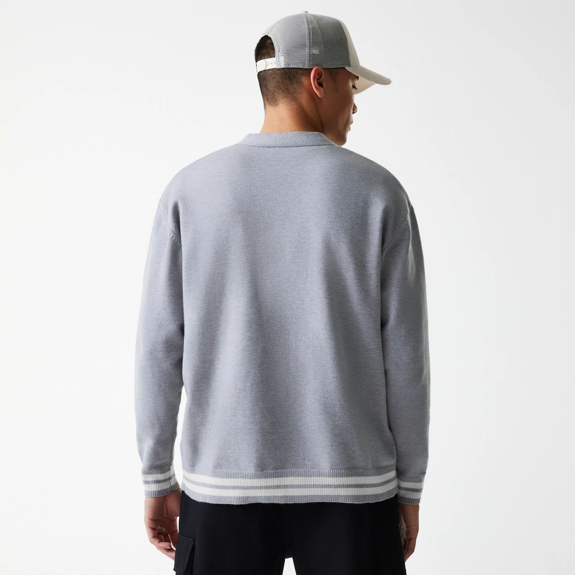 The Male model is wearing LA Dodgers MLB Knit Grey Cardigan 2
