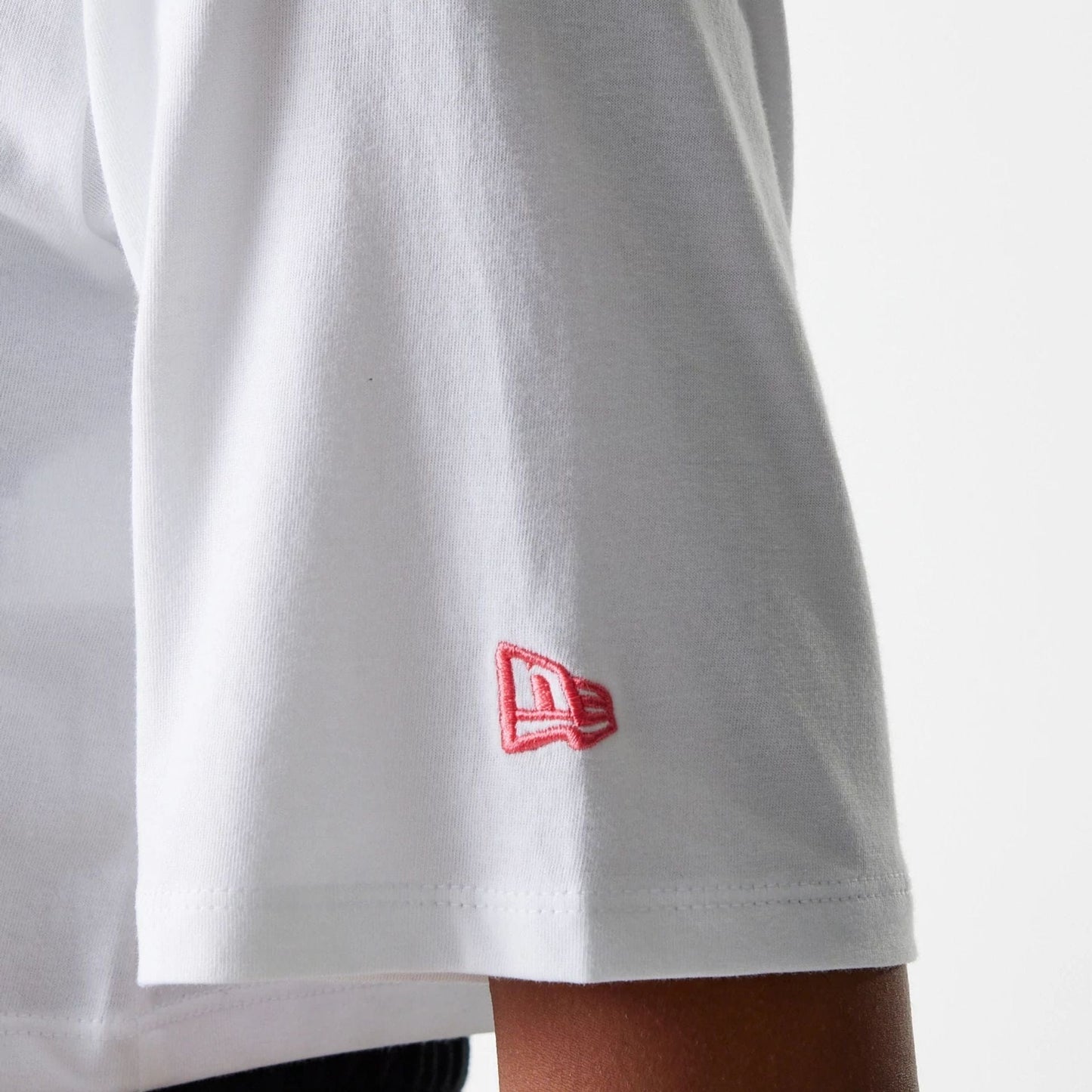 The Female model is wearing New York Yankees Womens League Essential Midi White Crop T-Shirt 5