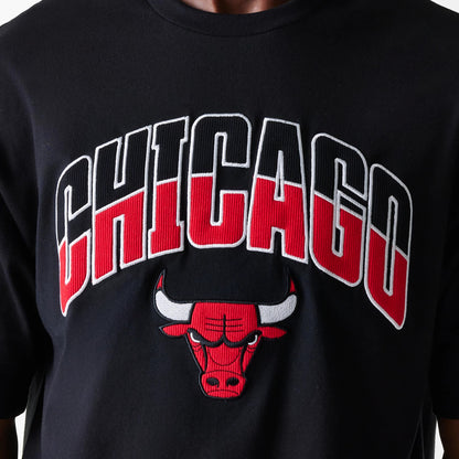 The Male model is wearing Chicago Bulls NBA Arch Graphic Black Oversized T-Shirt 4