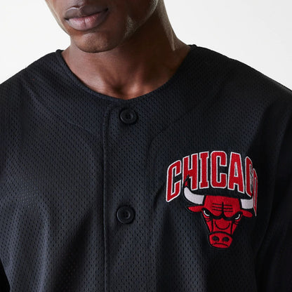 The Male model is wearing Chicago Bulls NBA Arch Graphic Black Mesh Jersey 4