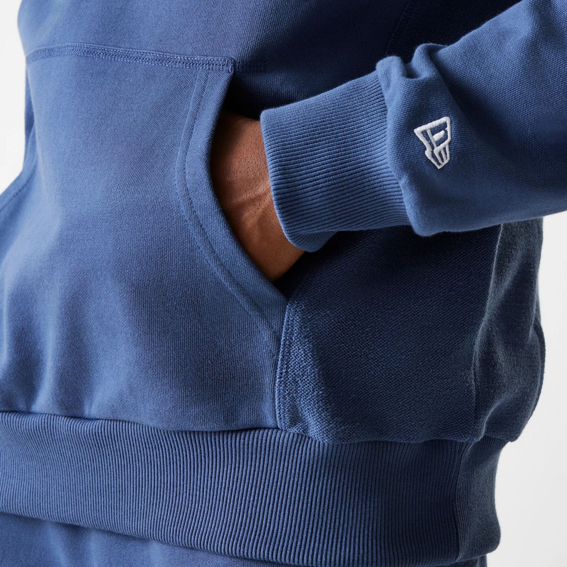 The Male model is wearing LA Lakers NBA Arch Graphic Dark Blue Oversized Pullover Hoodie 7