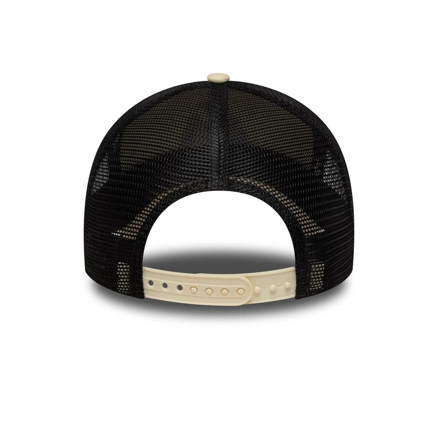 This is a Newcastle United FC Seasonal Cream 9FORTY E-Frame Trucker Adjustable Cap 4