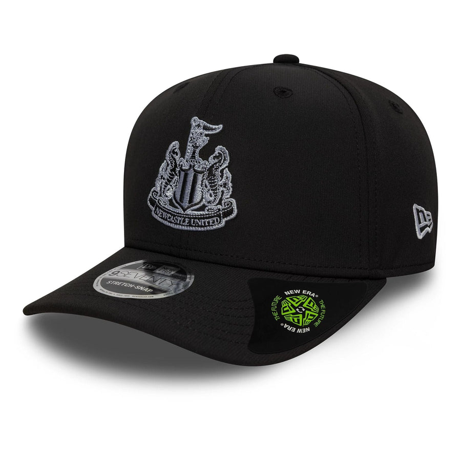 This is a Newcastle United FC Recycled Black 9SEVENTY Stretch Snap Adjustable Cap 1
