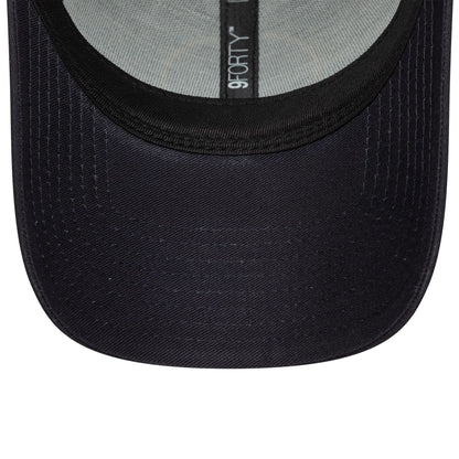 Pictured is this Core Chelsea FC Lion Crest 9FORTY in navy. 5