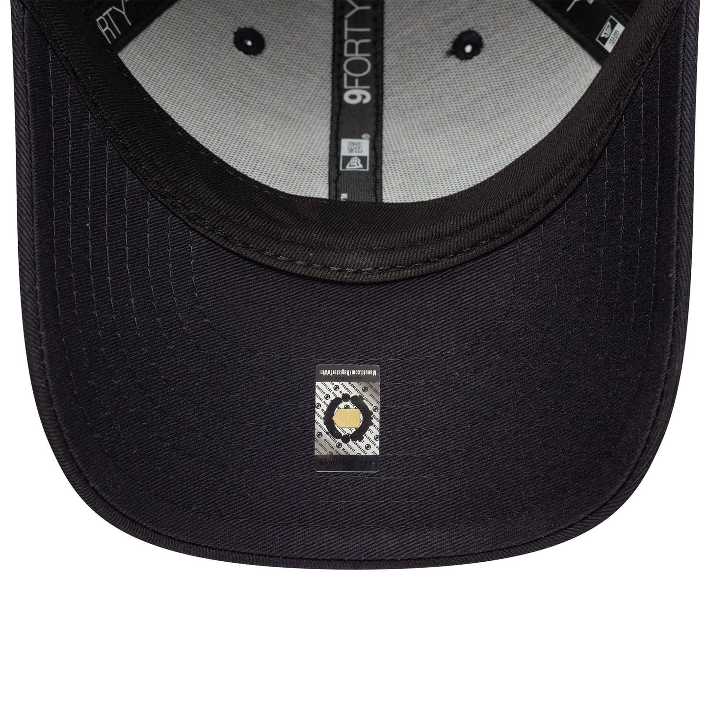 This is a Manchester United FC Youth Seasonal Navy 9FORTY Adjustable Cap 2