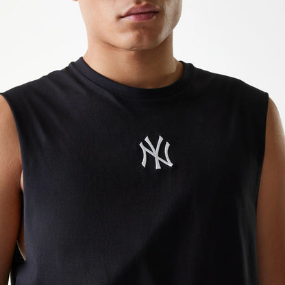 The Male model is wearing New York Yankees MLB Midi Black Sleeveless T-Shirt 3