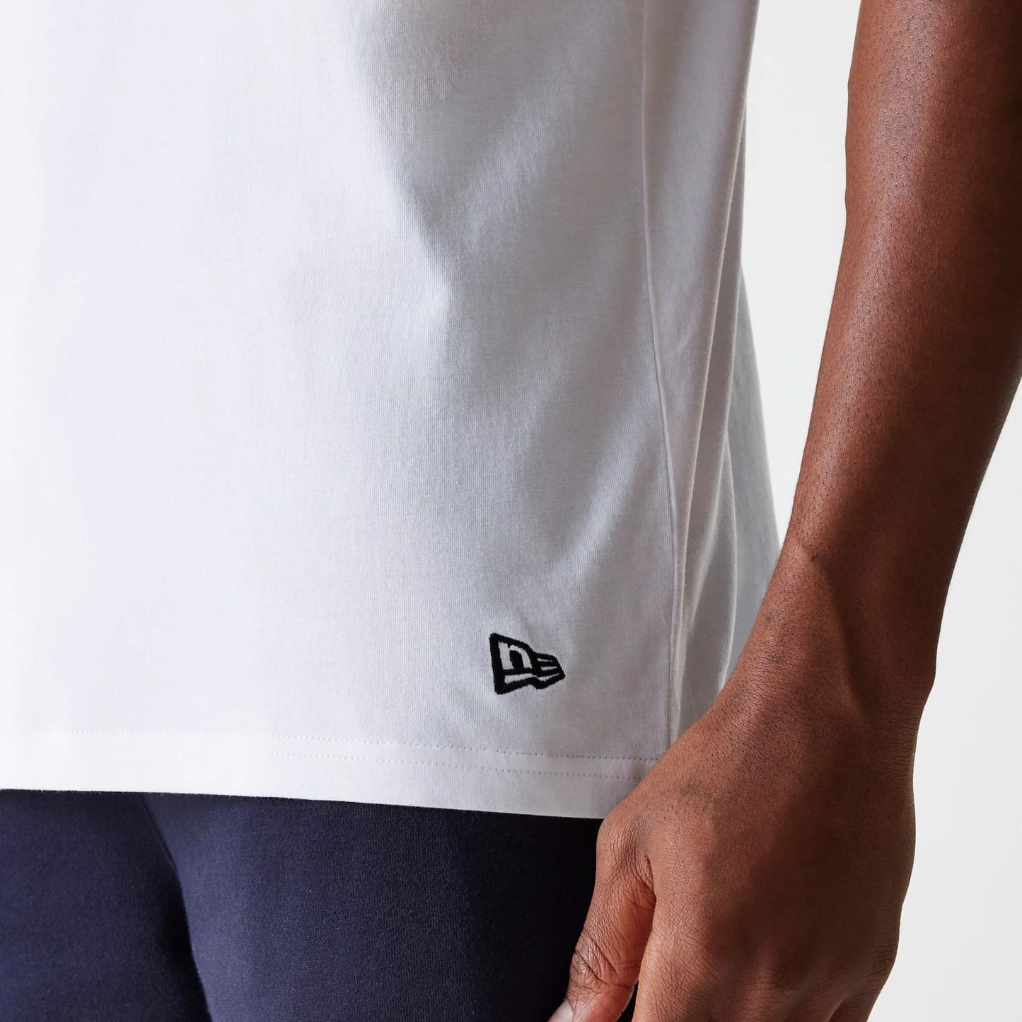 The Male model is wearing New York Yankees MLB Midi White Sleeveless T-Shirt 5