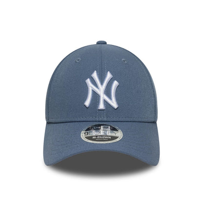 This is a New York Yankees MLB Dark Blue 9FORTY M-Crown Adjustable Cap 3