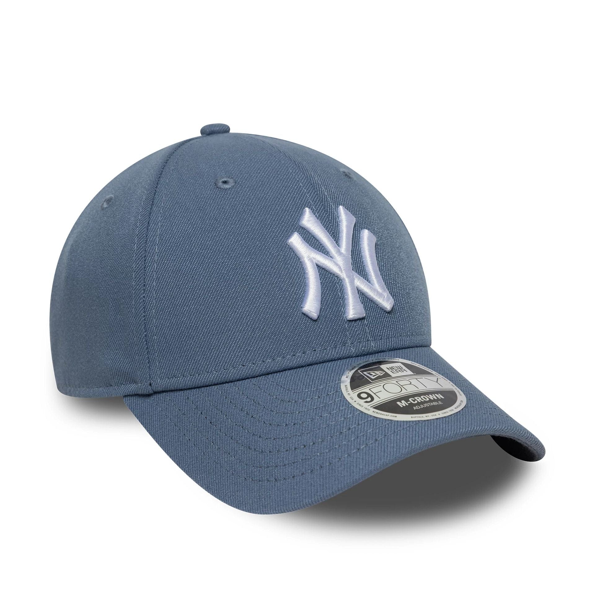 This is a New York Yankees MLB Dark Blue 9FORTY M-Crown Adjustable Cap 4
