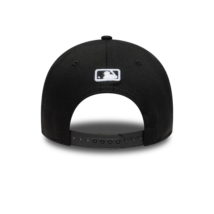This is a LA Dodgers MLB Black 9FORTY M-Crown Adjustable Cap 2
