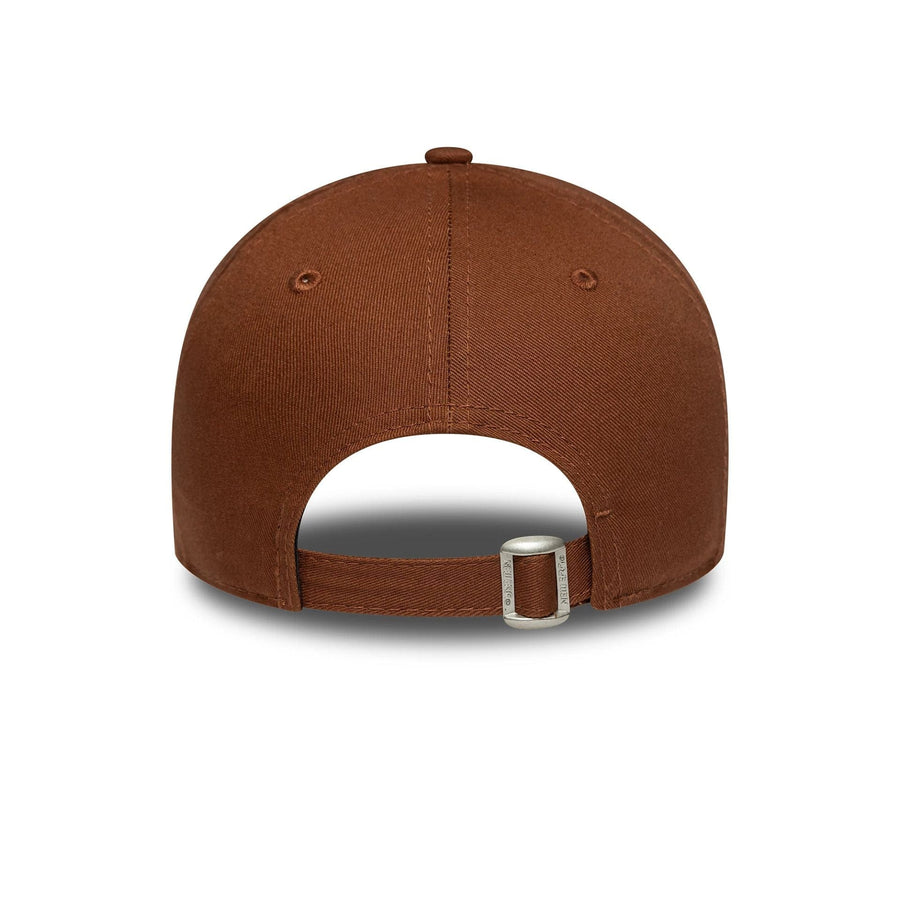 This is a New York Yankees Womens MLB League Essential Brown 9TWENTY Adjustable Cap 4