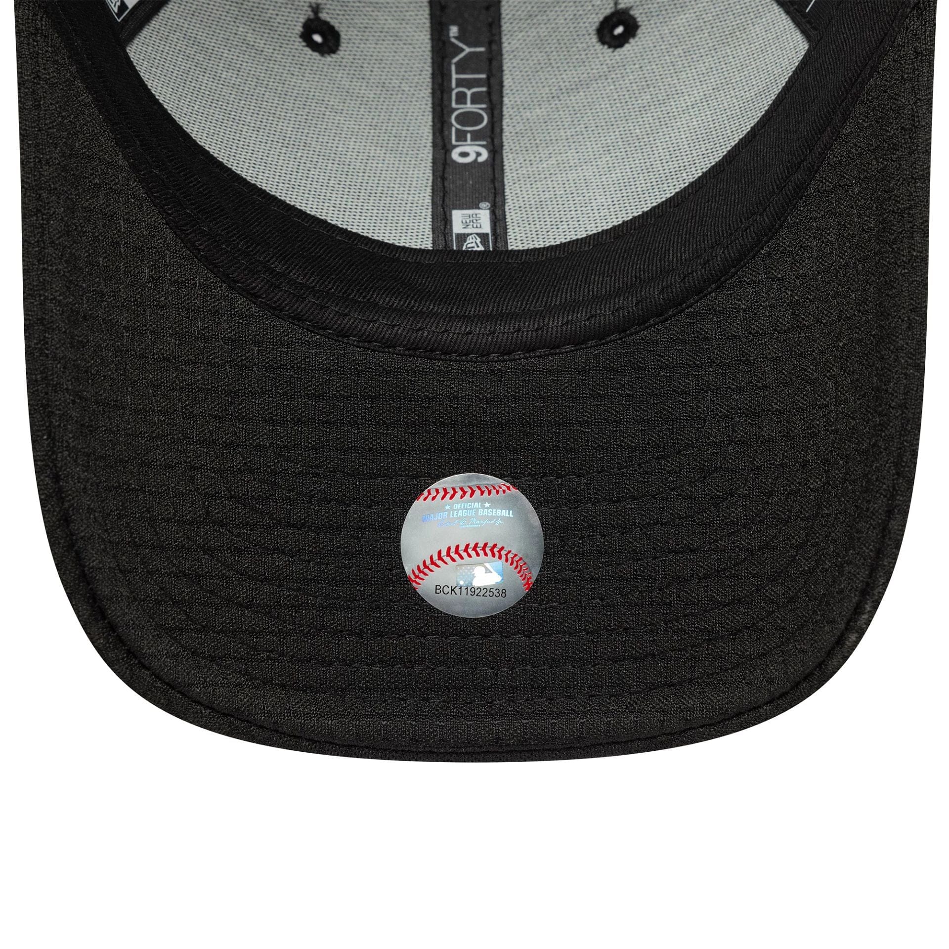 This is a New York Yankees MLB Flawless Monotone Mesh Black 9FORTY Adjustable Cap 5
