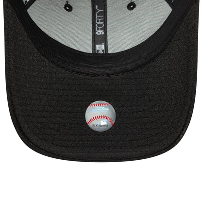 This is a New York Yankees MLB Flawless Monotone Mesh Black 9FORTY Adjustable Cap 5
