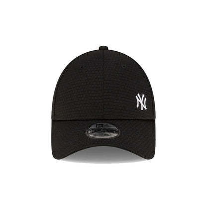 This is a New York Yankees MLB Flawless Mesh Black 9FORTY Adjustable Cap. 2